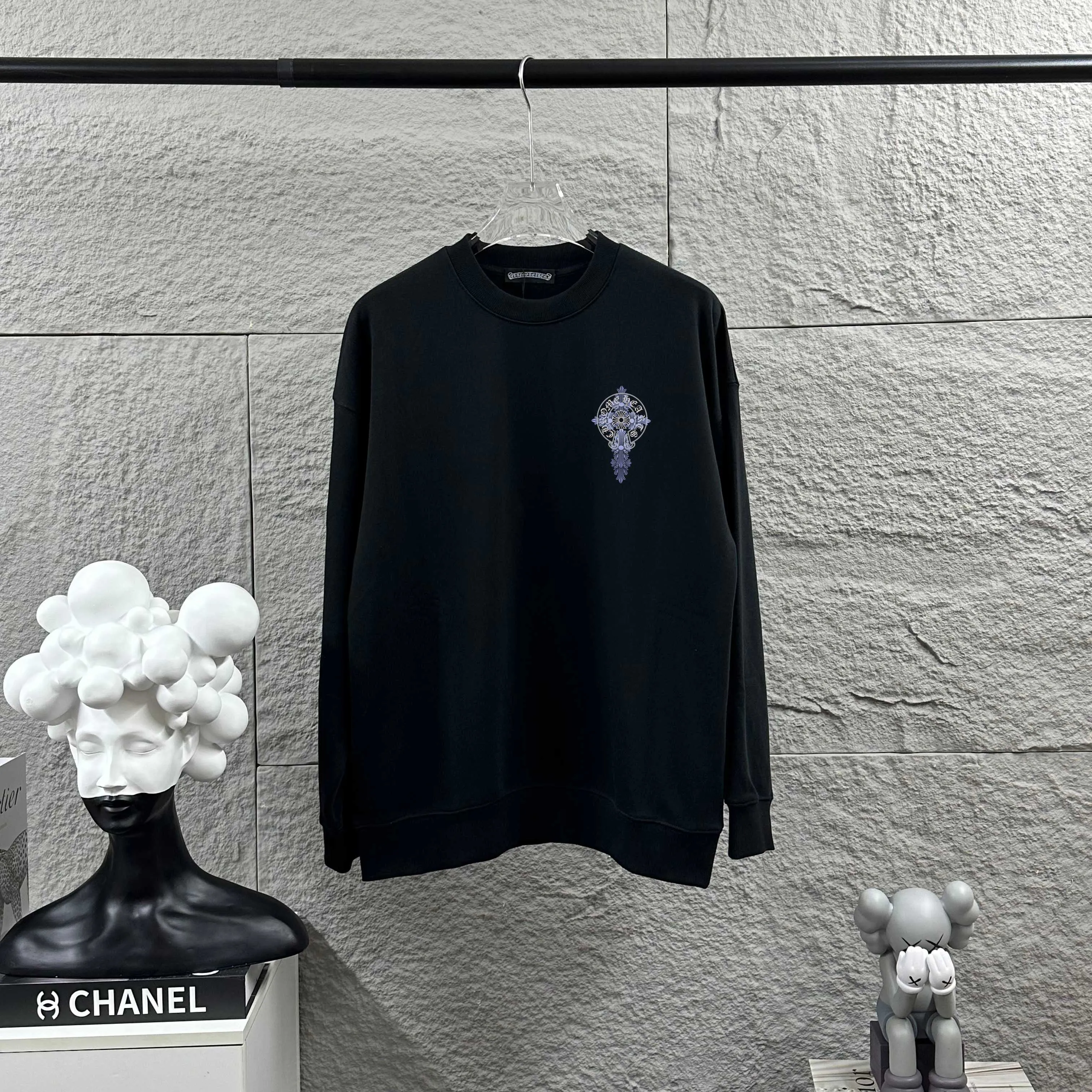 🅿️240 CH*Cro Heart*2025 early autumn and winter new style Classic horseshoe cross Sanskrit printing on the front and back, customized terry fabric Long-sleeved round neck pullover sweatshirt, same style for men and women Color: Black White Size: S (90-130 catties) M (120-150 catties) L (140-165 catties) XL (160-180 catties) XXL (180-210 pounds)